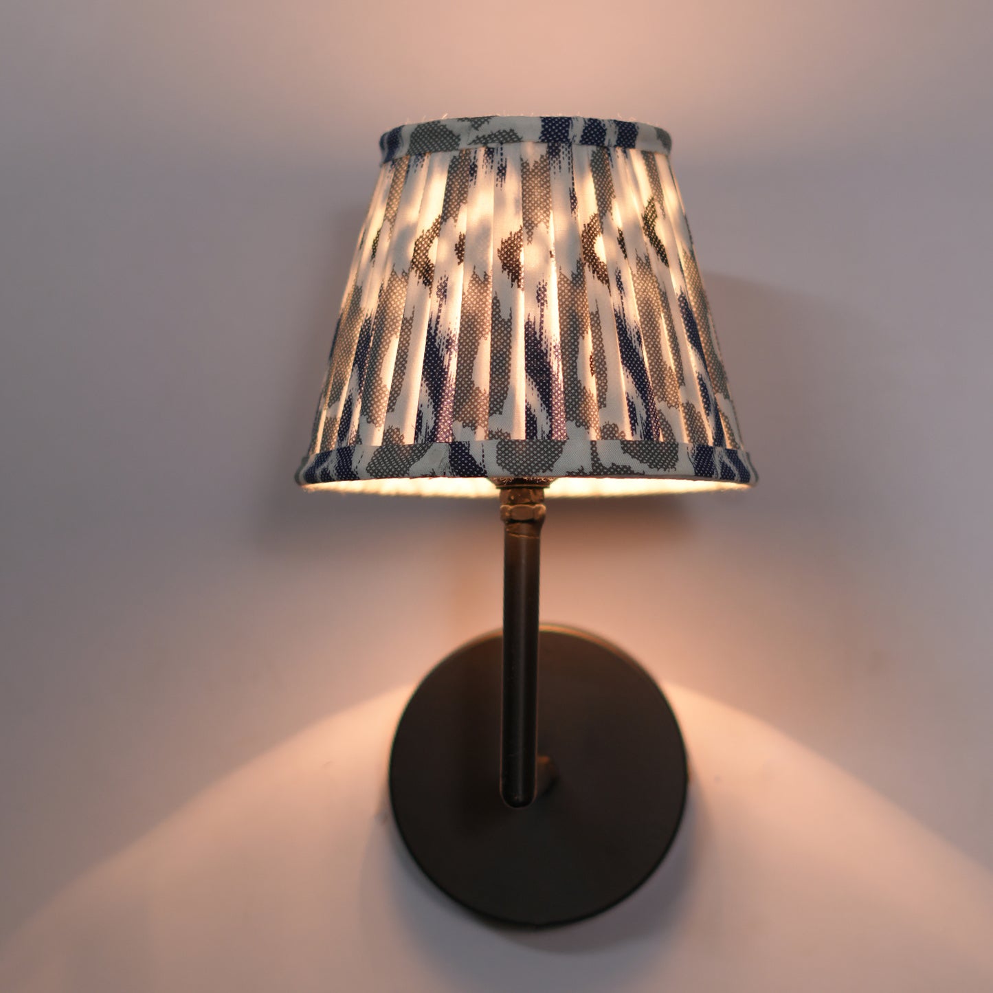 Polaris wall light