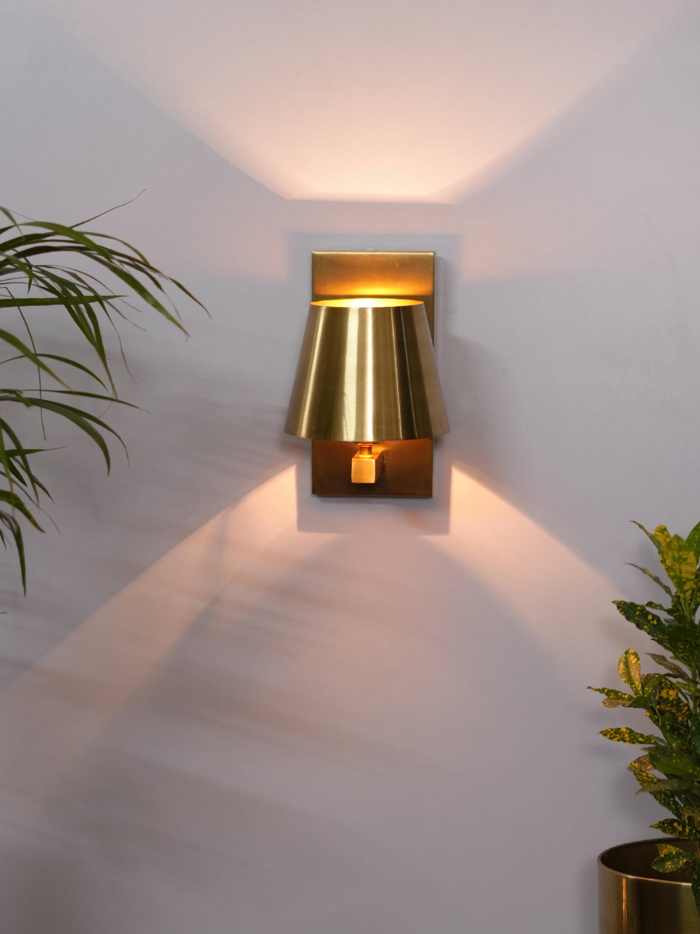 Legacy Wall Light