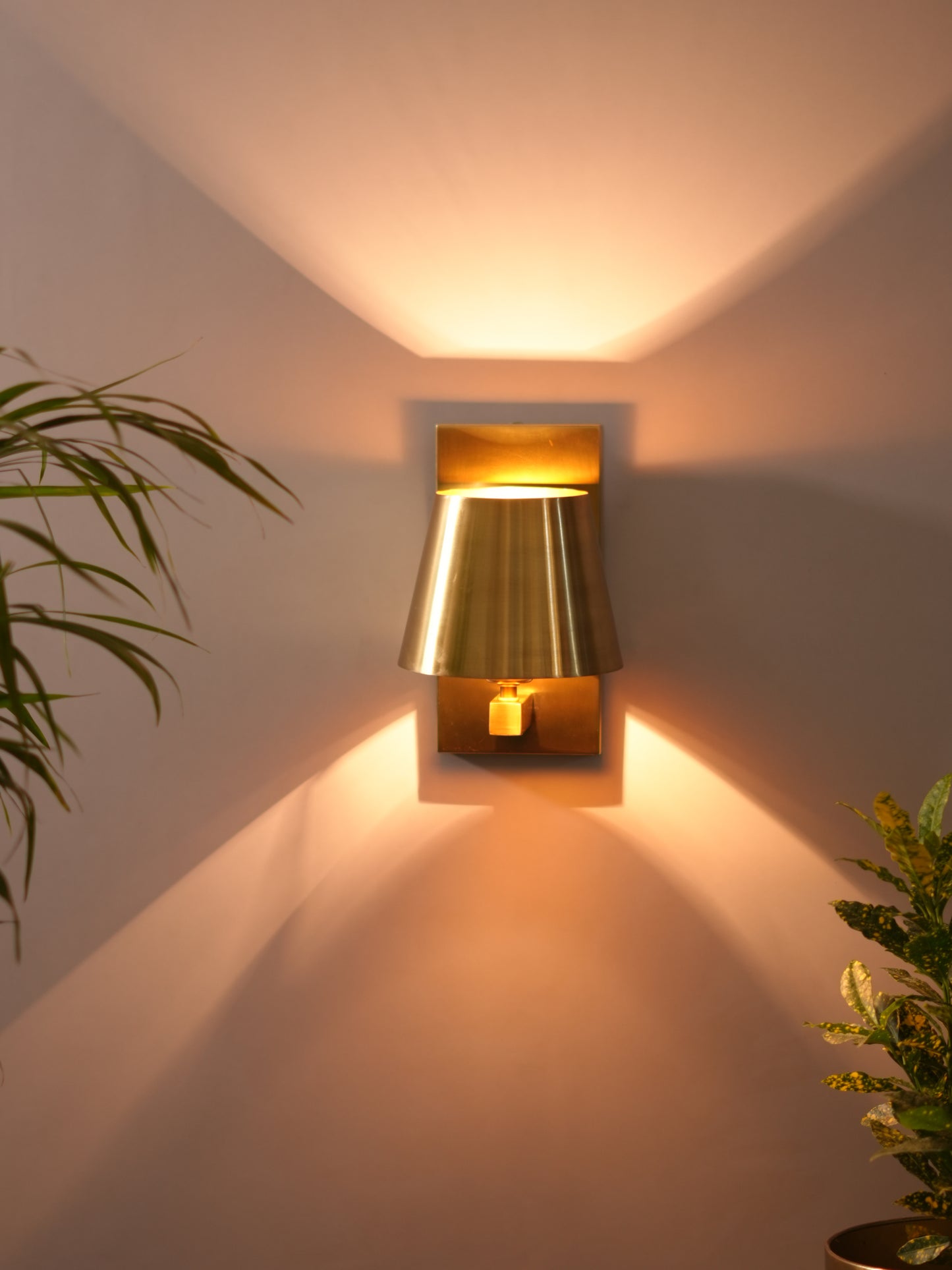 Legacy Wall Light