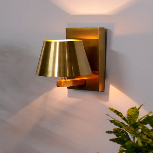 Legacy Wall Light